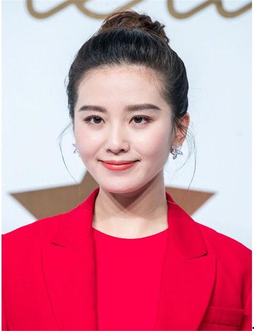 张什么伊明星,璀璨星途，闪耀娱乐圈