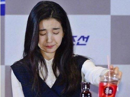 明星喝饮料,揭秘明星们的时尚饮品选择